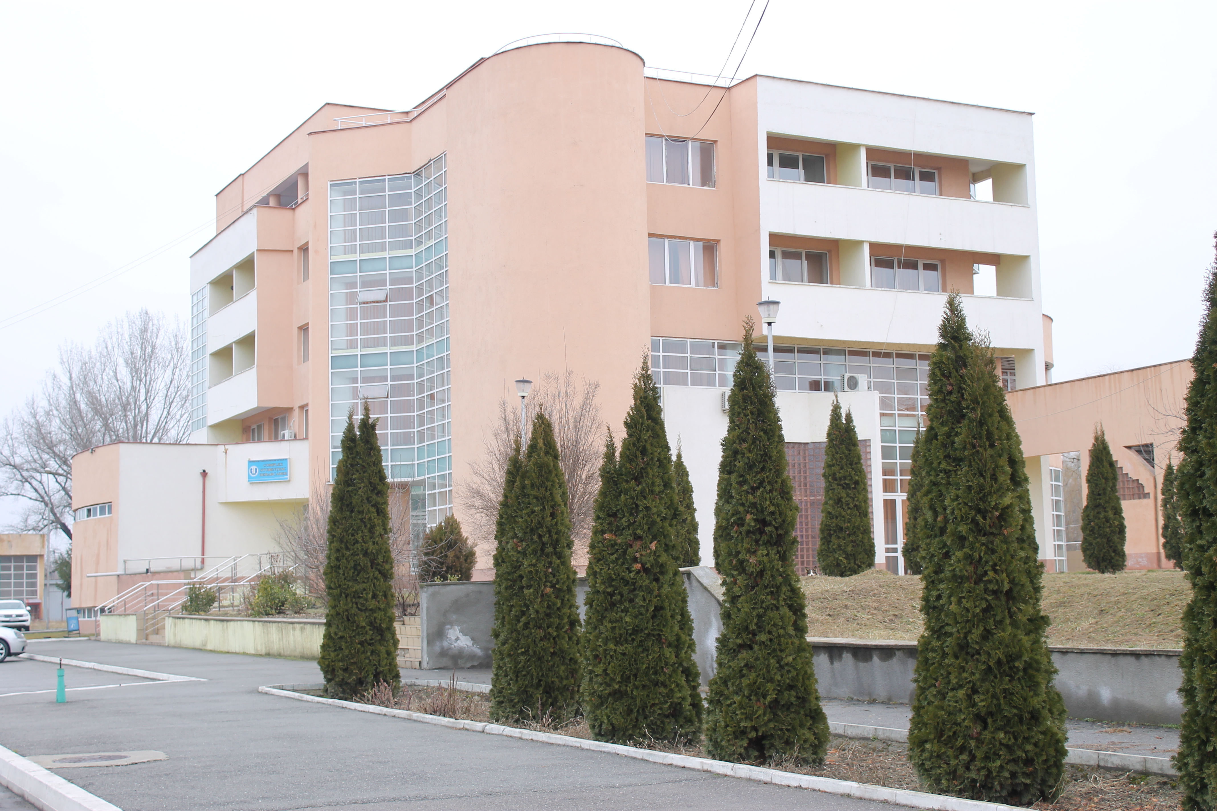 Debarcader Student Campus